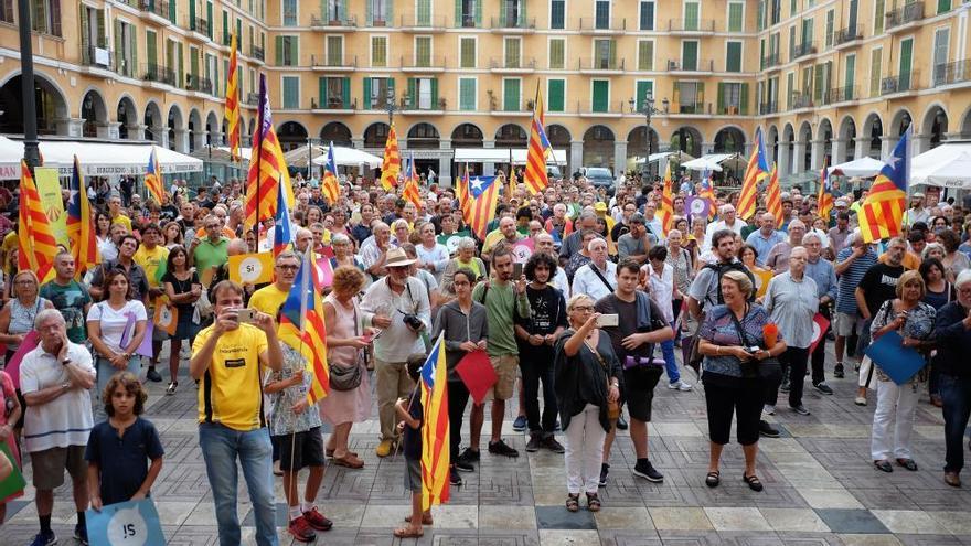 Separatisten auf Mallorca zeigen Flagge für Katalonien