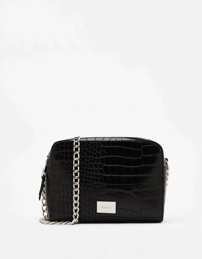 Bolso con cadena, de Bershka