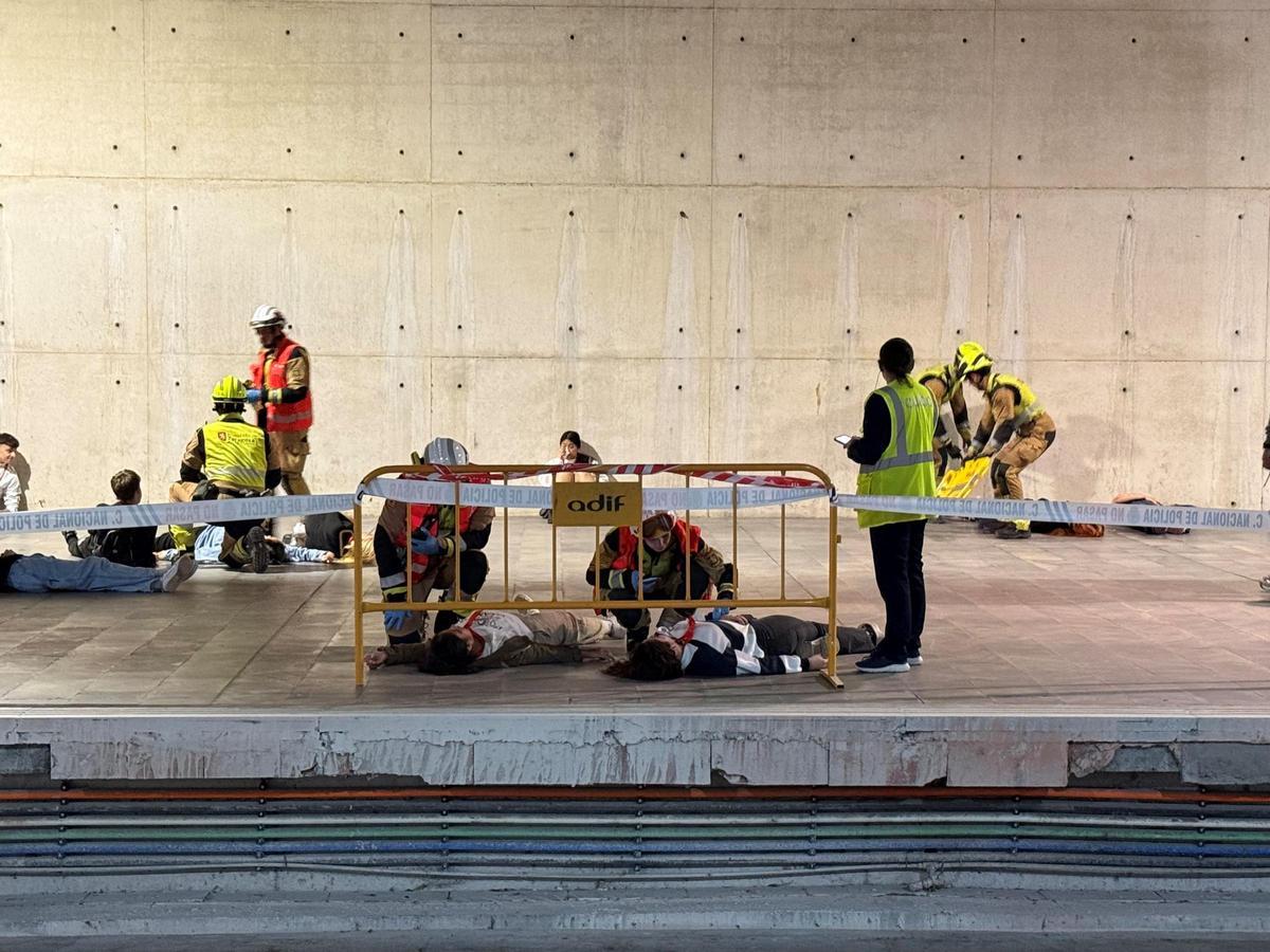 El simulacro ferroviario en la estación Delicias, en imágenes