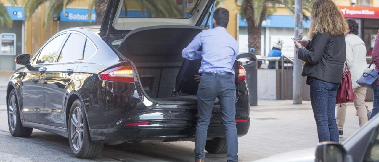 Uno de los vehículos de Cabify que operan en la provincia en una foto de archivo.