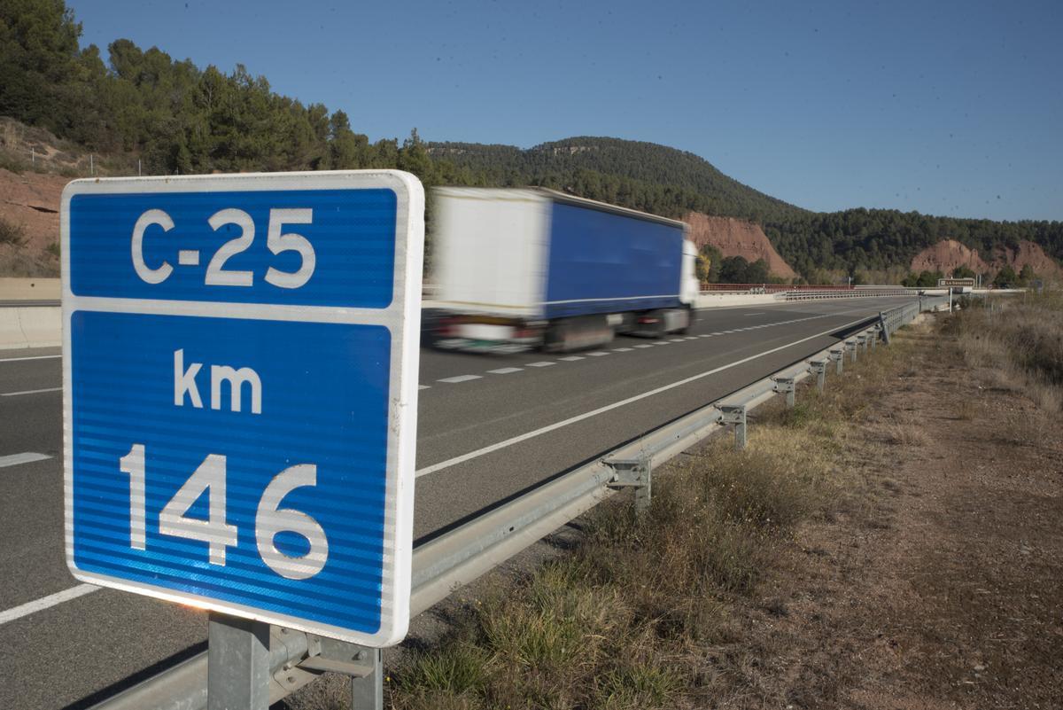 L'eix, que fa 25 anys, al punt quilomètric 25, prop d'Artés