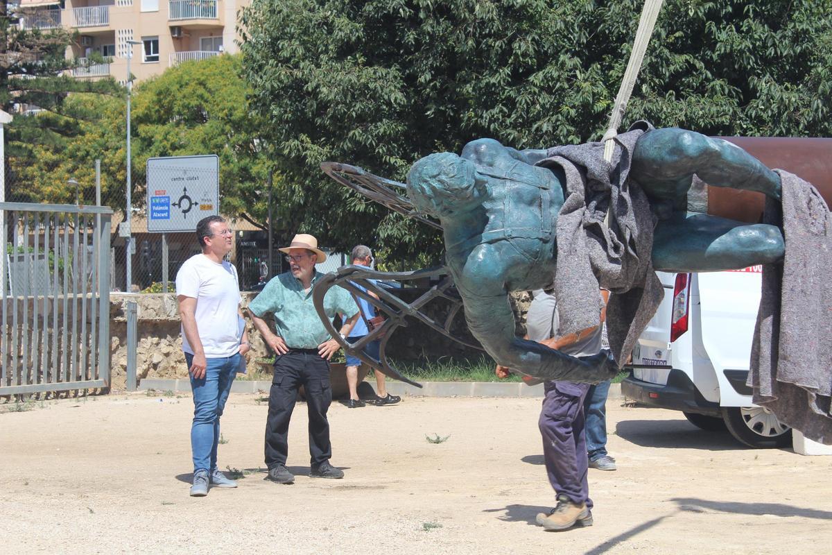 Ícaro y el vuelo del arte en Dénia (imágenes)