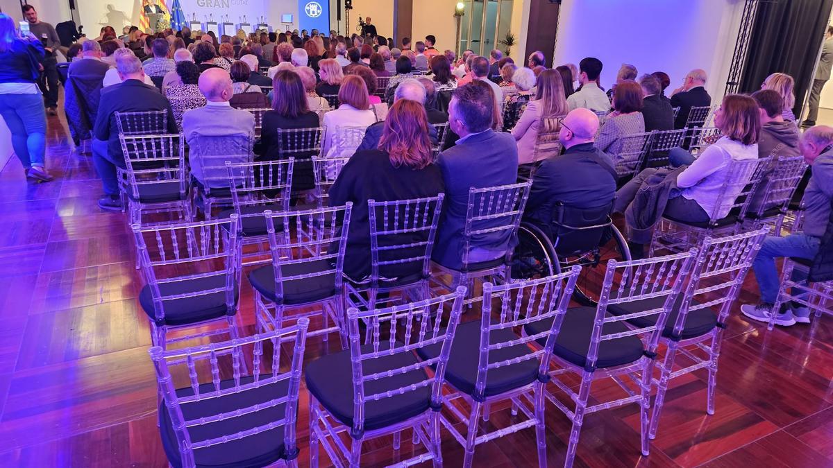 El PSOE critica las sillas vacías en la gala