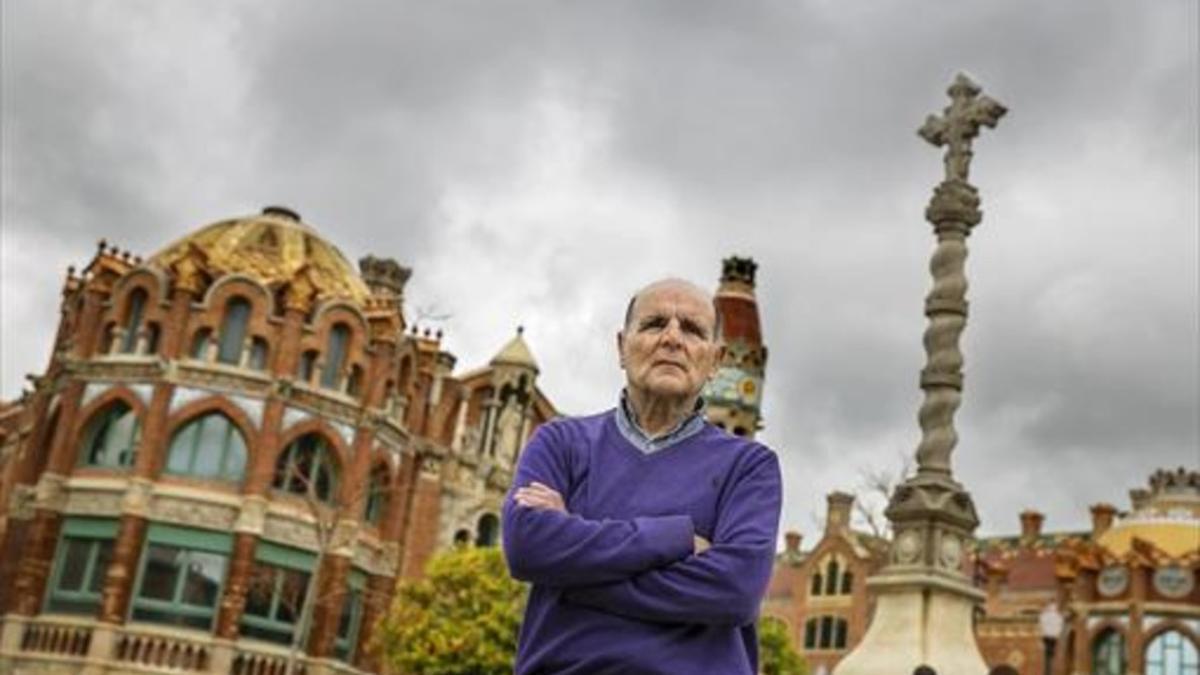 El cardiólogo Ricard Serra, en el recinto modernista del antiguo Hospital de Sant Pau.