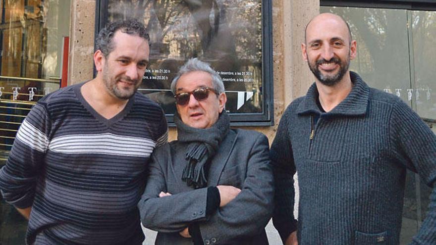 Joan Bibiloni y Toni Gomila, con el adjunto a la dirección artística del Principal, Pablo López.