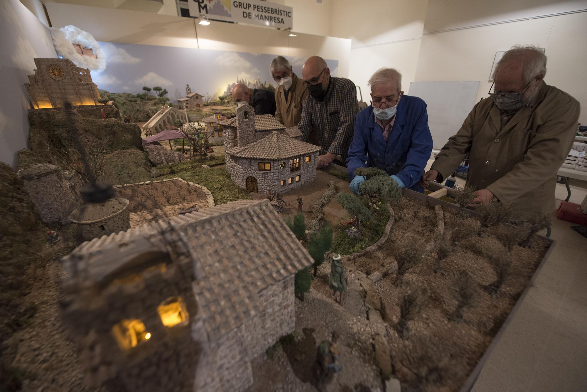 Preparació del Pessebre monumental de Manresa