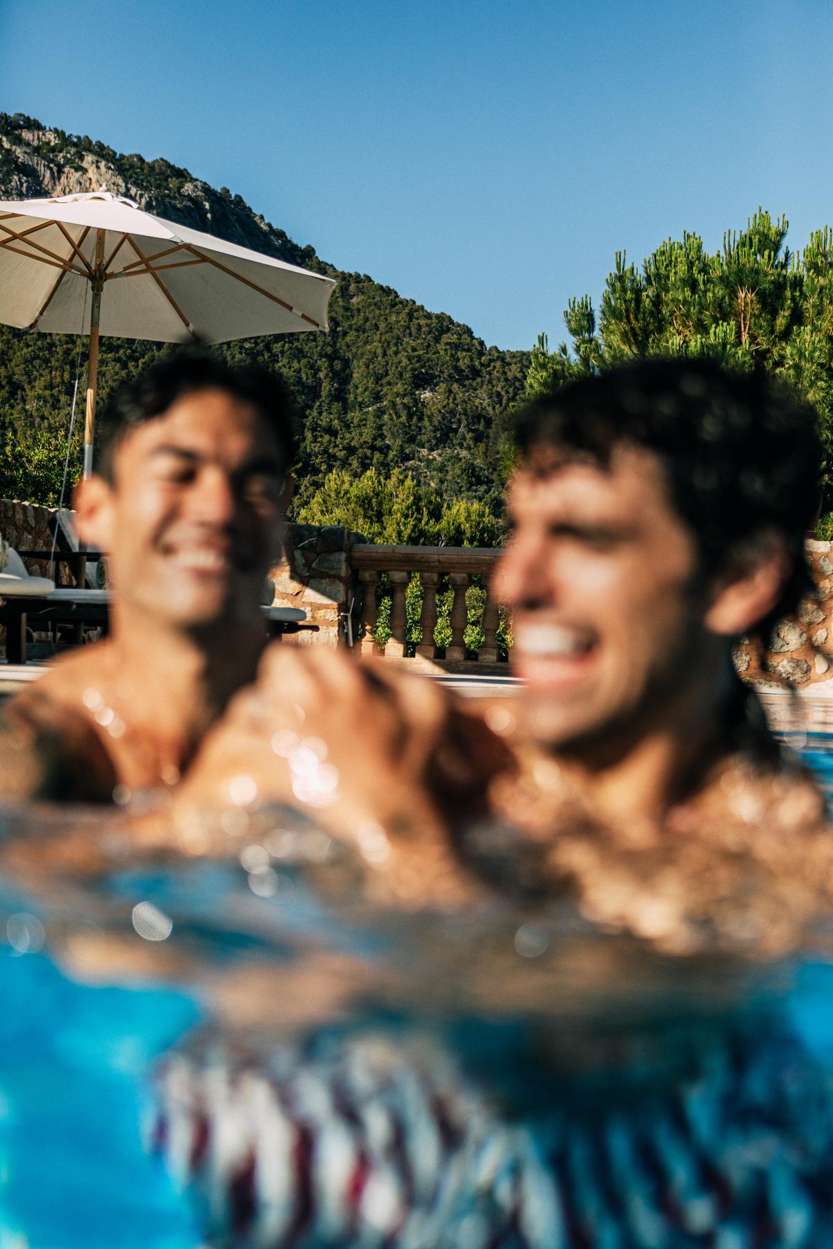 Mallorca es antes que nada un hogar, un espacio compartido en el que conviven quienes la visitan y quienes la habitan.
