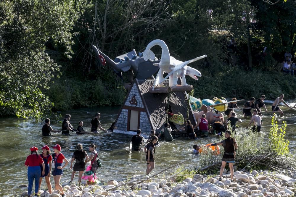 Descenso Folklórico del Nalón 2019: 40 carrozas y más de 4.000 personas