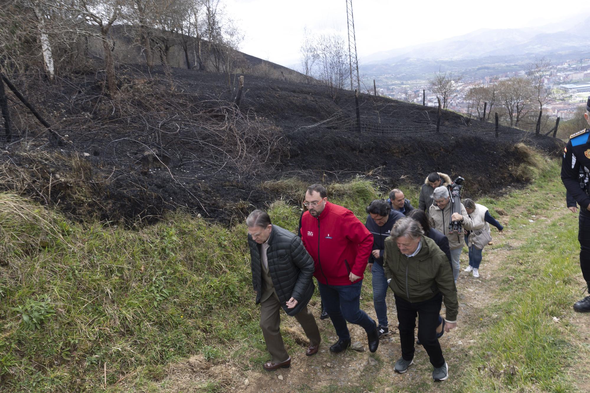 El Naranco, en Oviedo, devastado por las llamas