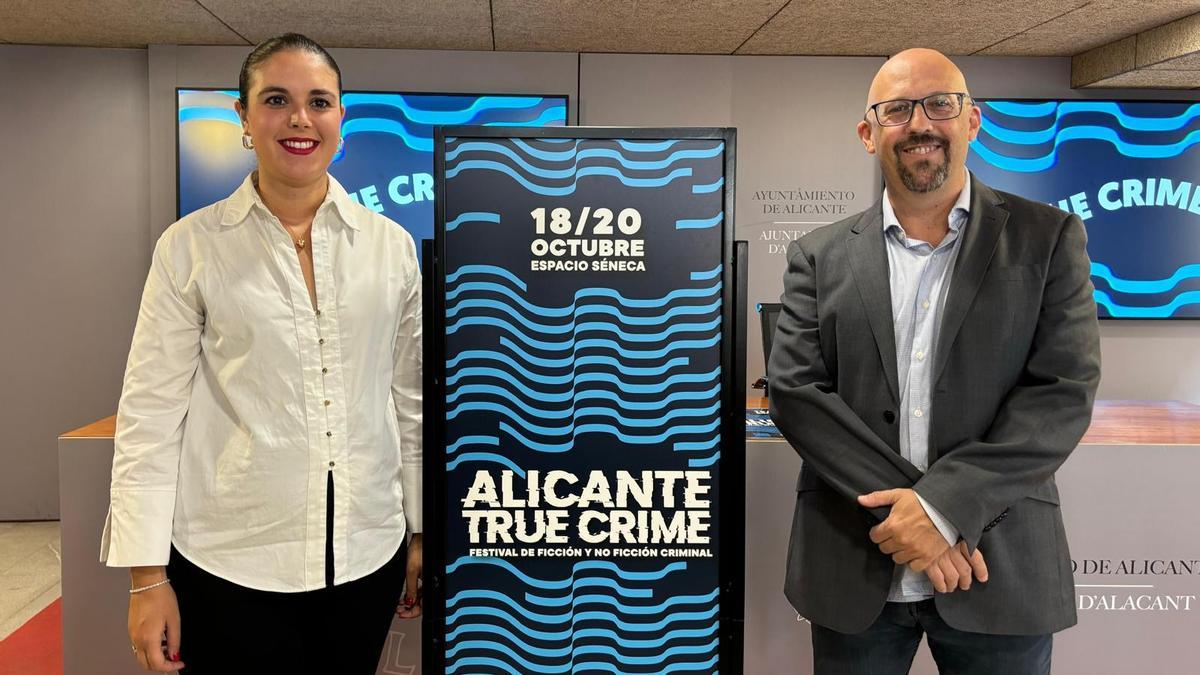 Nayma Beldjilali y Santiago Álvarez, en la presentación de Alicante True Crime