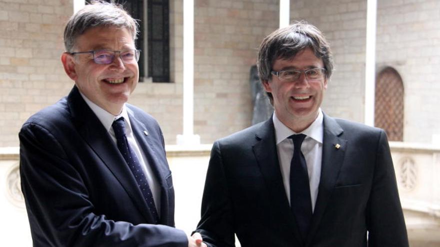 Carles Puigdemont, a la reunió d&#039;ahir amb el seu homòleg valencià, Ximó Puig.