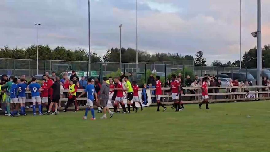 La brutal pelea entre los jugadores del cadete del Manchester City y el Sanderland