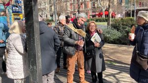 Joaquín Osuna, con su banda de Me jubilo, durante su despedida.