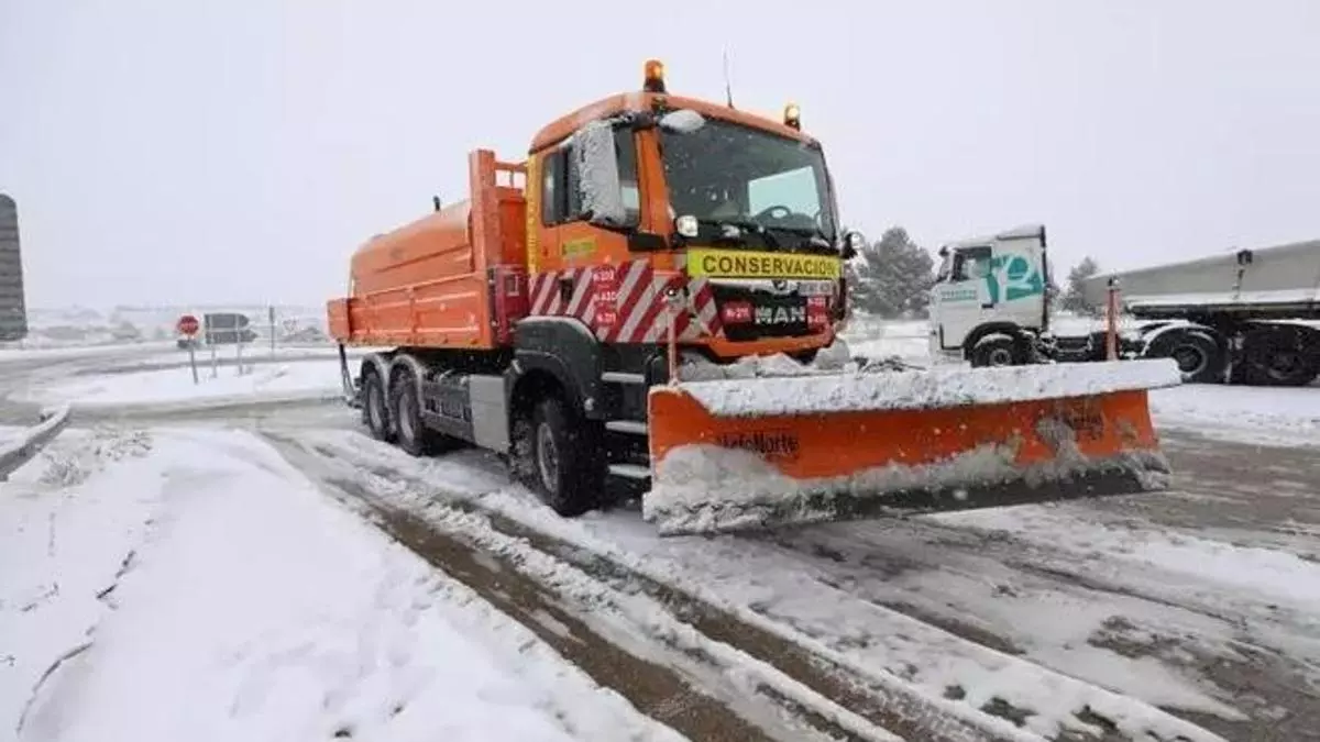 La Guardia Civil ya vigila los parabrisas de los vehículos en plena ola de frío: multas de hasta 200 euros