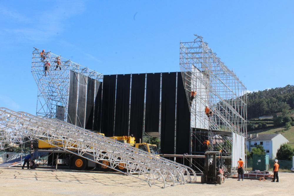 Preparativos para el concierto de Melendi en Vegadeo