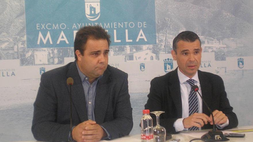 En la imagen, el concejal de Empleo, Manuel Morales y el alcalde, José Bernal.