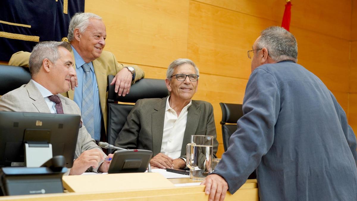 El consejero de Cultura, Turismo y Deporte, Gonzalo Santonja, informa a las Cortes sobre el grado de cumplimiento de los objetivos de su departamento para la legislatura