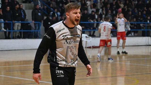 Haris Suljevic en un partido con su actual equipo, el Izvidac bosnio.