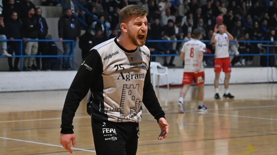 Haris Suljevic en un partido con su actual equipo, el Izvidac bosnio.