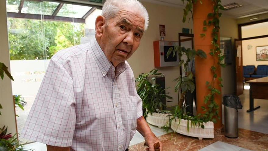 Susana Díaz anuncia que los ancianos de Villaralto volverán a estar juntos en la misma residencia
