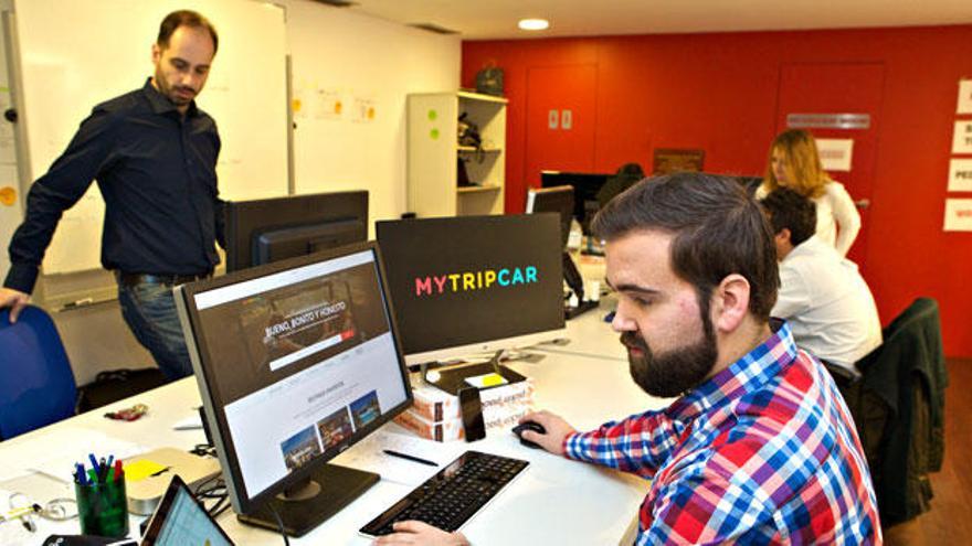 Oficinas de la empresa MyTripCar en Alicante, una startup que se ha consolidado en el sector del alquiler de coches con su comparador de precios en internet.