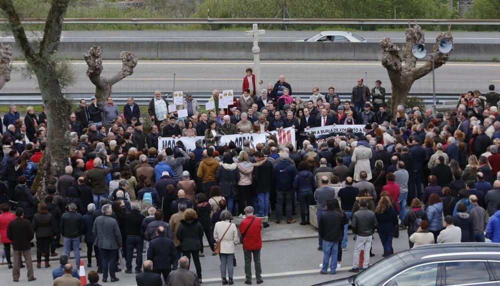 Mos se planta contra la paralización de las obras de la A-55 // R. Grobas