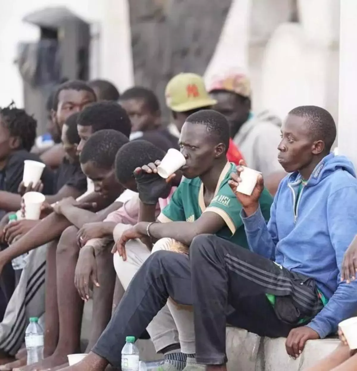 El PSOE y el Gobierno andaluz chocan por las plazas de menores migrantes