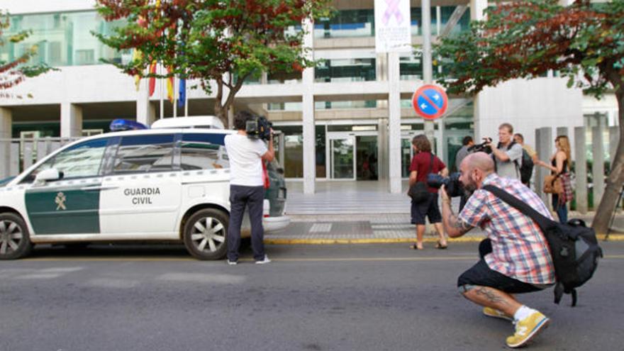 La Guardia Civil acudió este miércoles al Consell para solicitar la documentación.