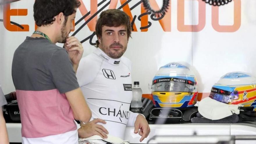 Alonso completa el mejor viernes de la era McLaren