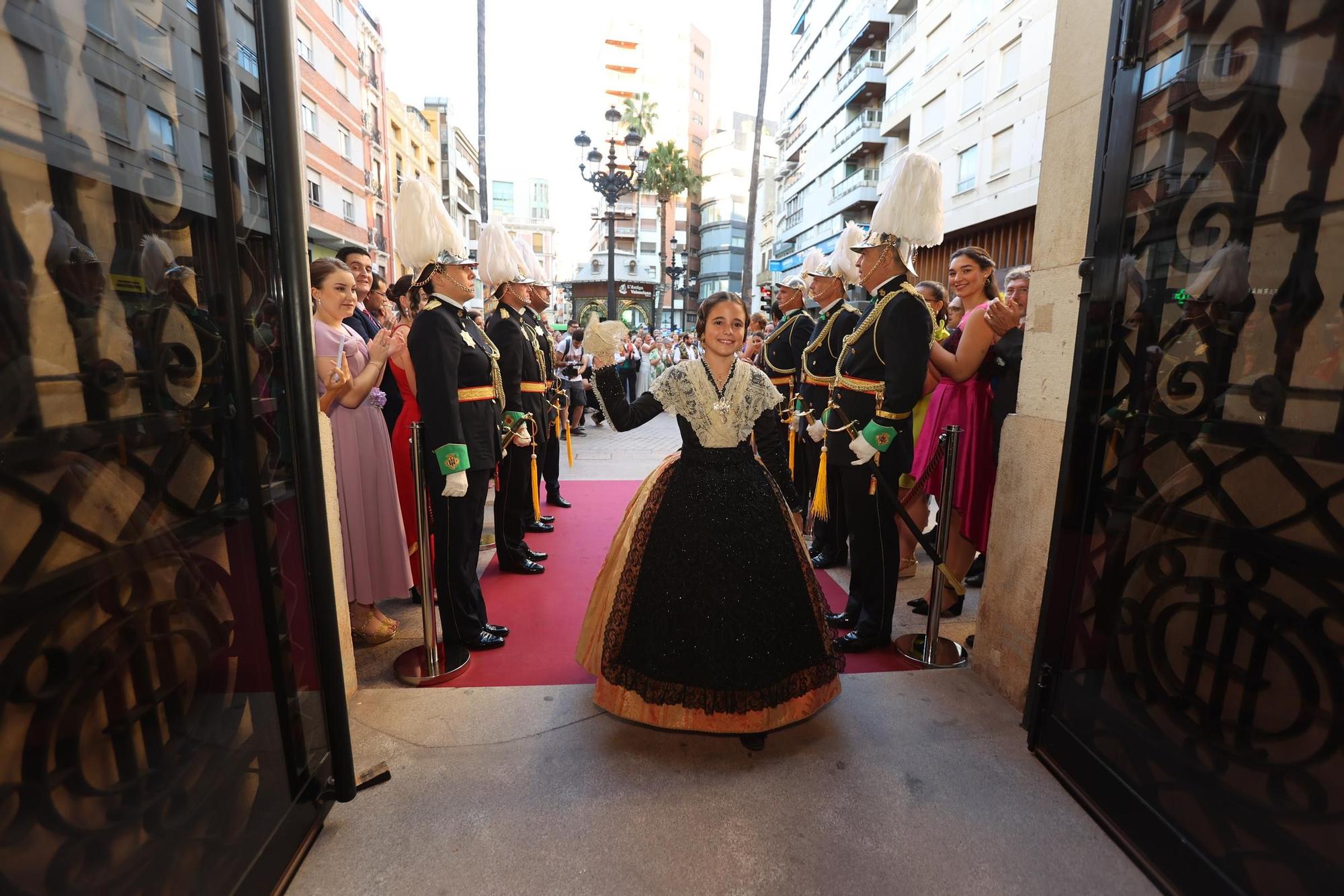 Imposición de bandas a la reina infantil de las fiestas de la Magdalena, Carla Ibáñez
