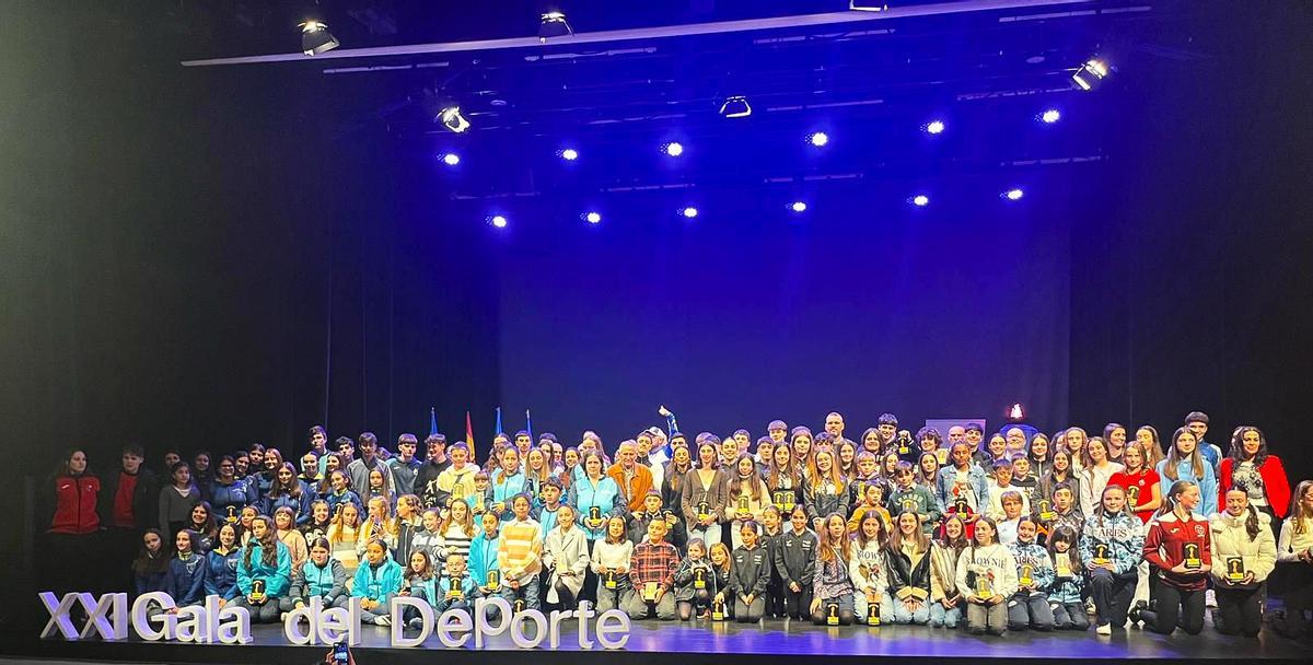 Foto de familia de la Gala del Deporte de Langreo.