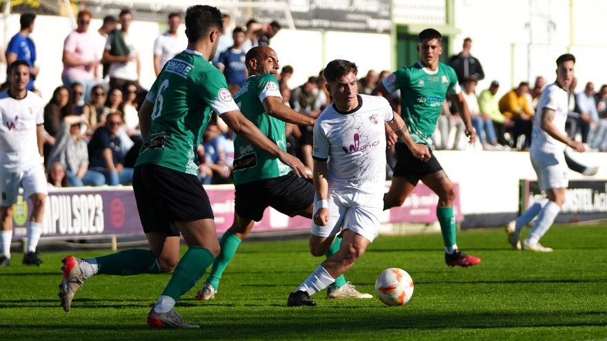 El Pozoblanco da un paso de gigante por la salvación en Tercera RFEF