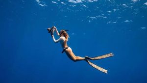 Ana Hernández, la madrileña que se quedó atrapada en Maldivas durante la pandemia y creó un imperio del buceo