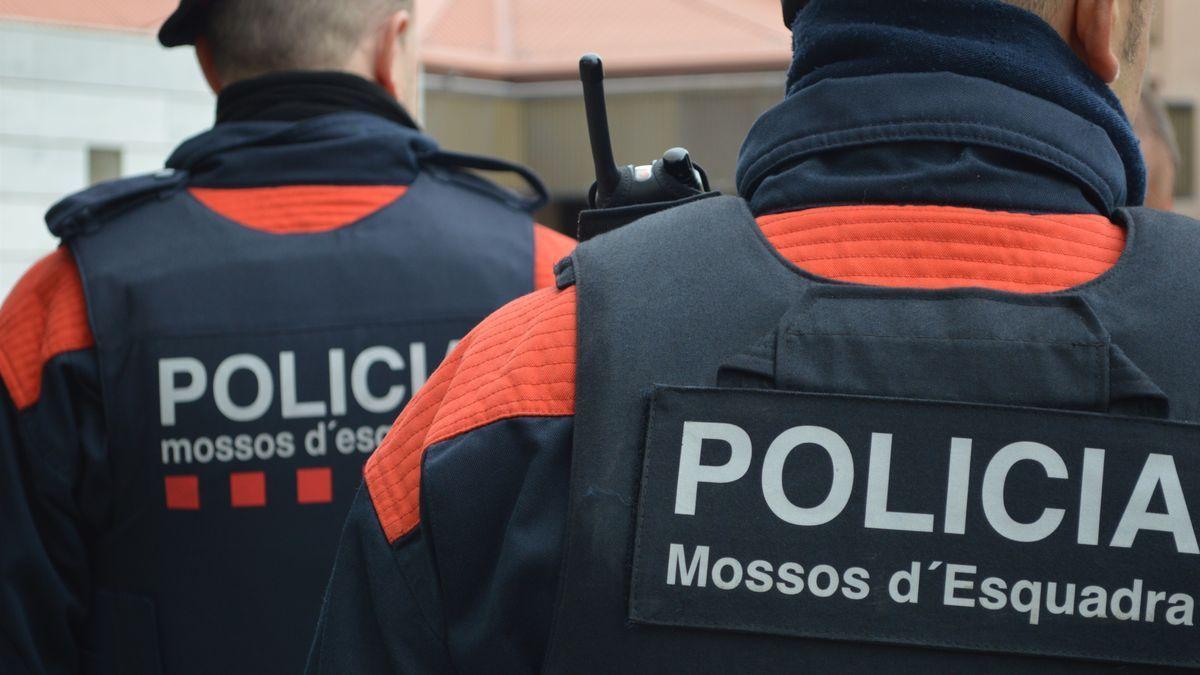 L’absència de càmeres en els Mossos fa que alguns agents gravin vídeos pel seu compte