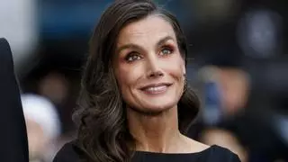 La reina Letizia vuelve al negro en los Premios Princesa de Asturias 2026: "Se ha alejado de llamar la atención para dar paso a sus hijas como protagonistas"