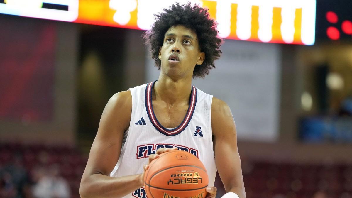 Baba Miller con la universidad de Florida Atlantic