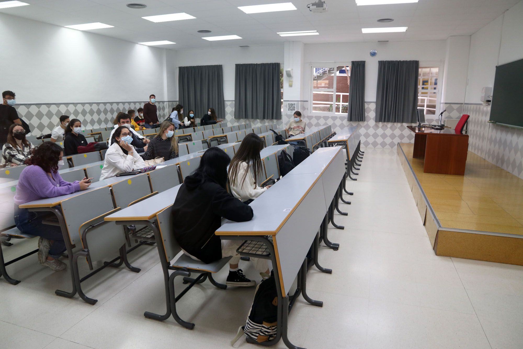 Los alumnos vuelven a las aulas de la Universidad de Málaga