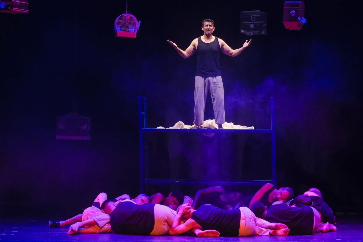 Obra de teatro en el Centro Cultural Guayres