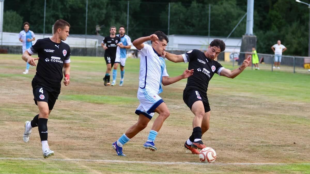 FÚTBOL AMISTOSO | El Compostela sube el listón ante la UD Ourense