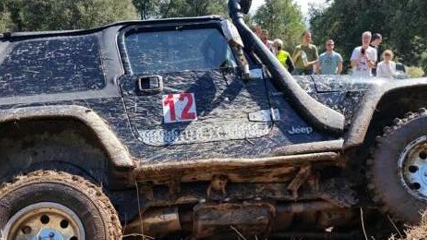 Eduard González en plena acció amb el Jeep Wrangler TJ