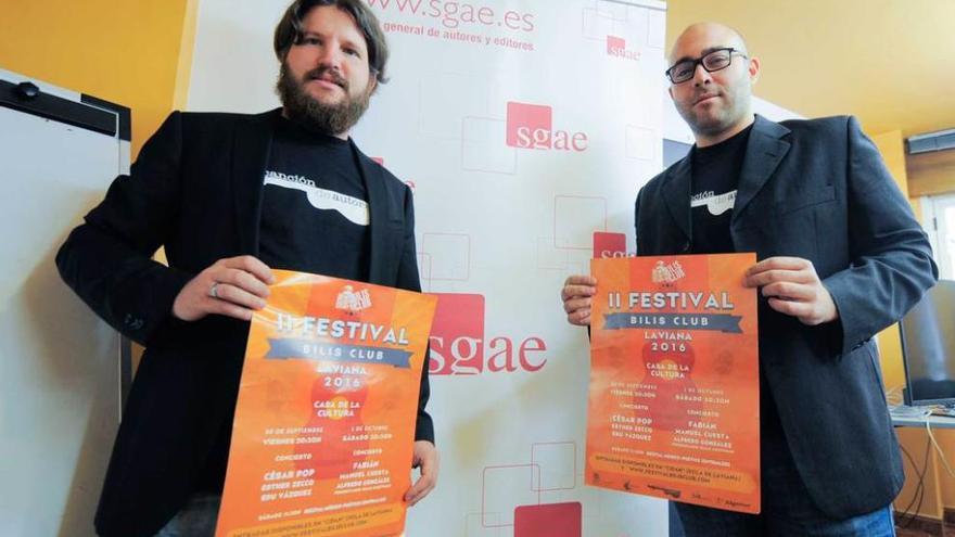 Pablo Vázquez y Alfonso Maestre, ayer, en la sede de Autores en Oviedo.