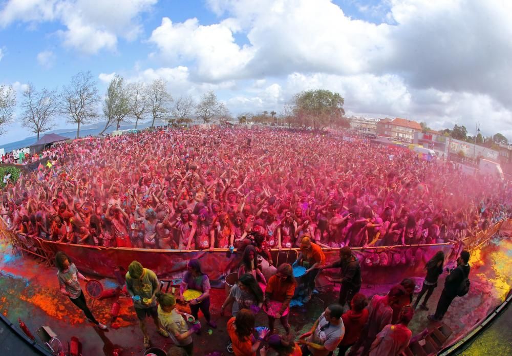 La Holi Life tiñe Vigo con toneladas de color