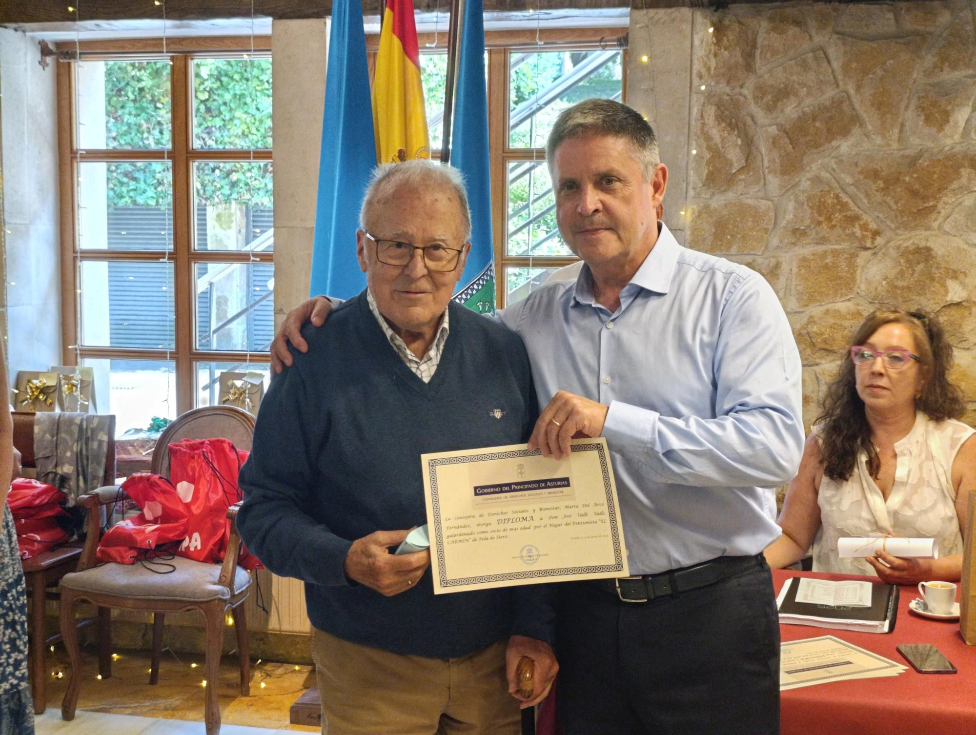 El Hogar del Pensionista El Carmín homenajea a sus mayores