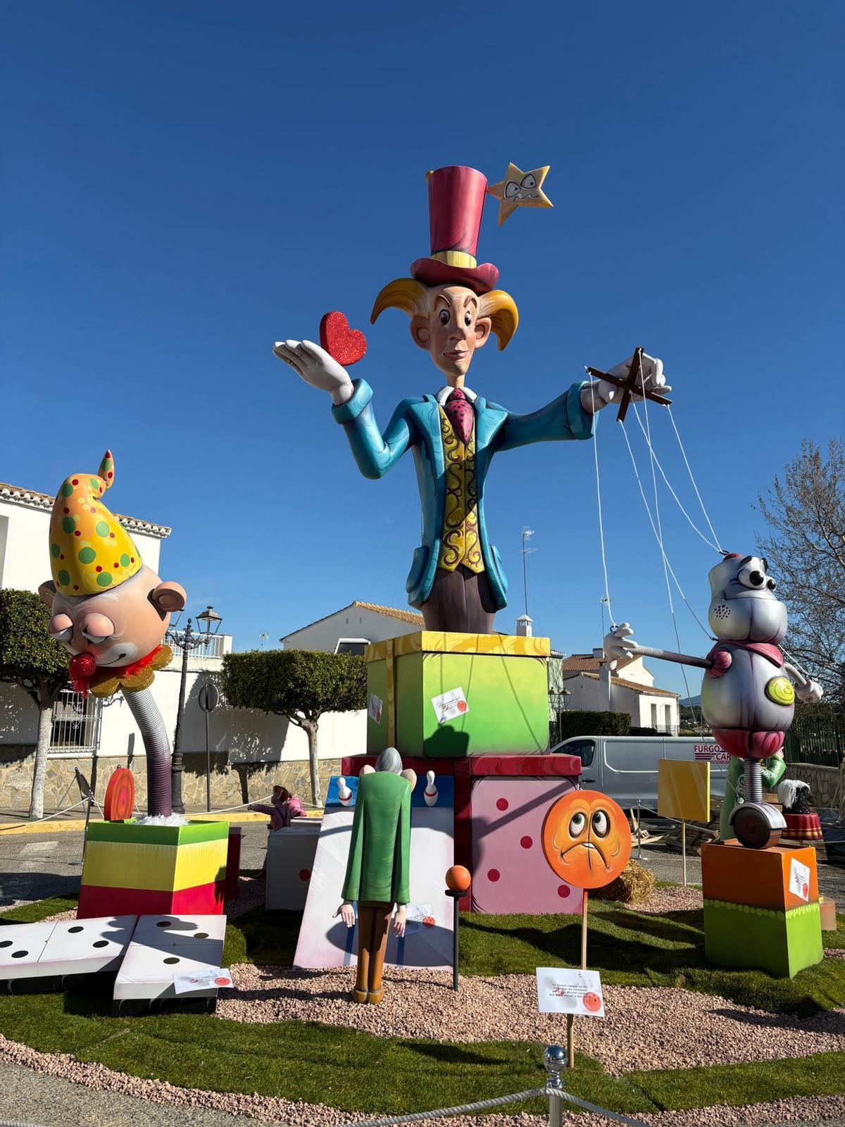El monumento grande de la falla Túria obtiene el primer premio.