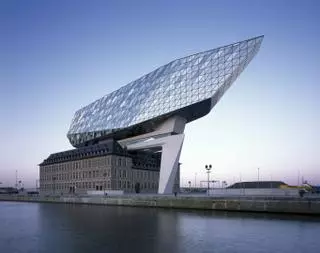 ¿Quiénes son los candidatos a diseñar la fachada marítima de A Coruña? Del estudio de una histórica arquitecta al encargado de remodelar los muelles de Liverpool