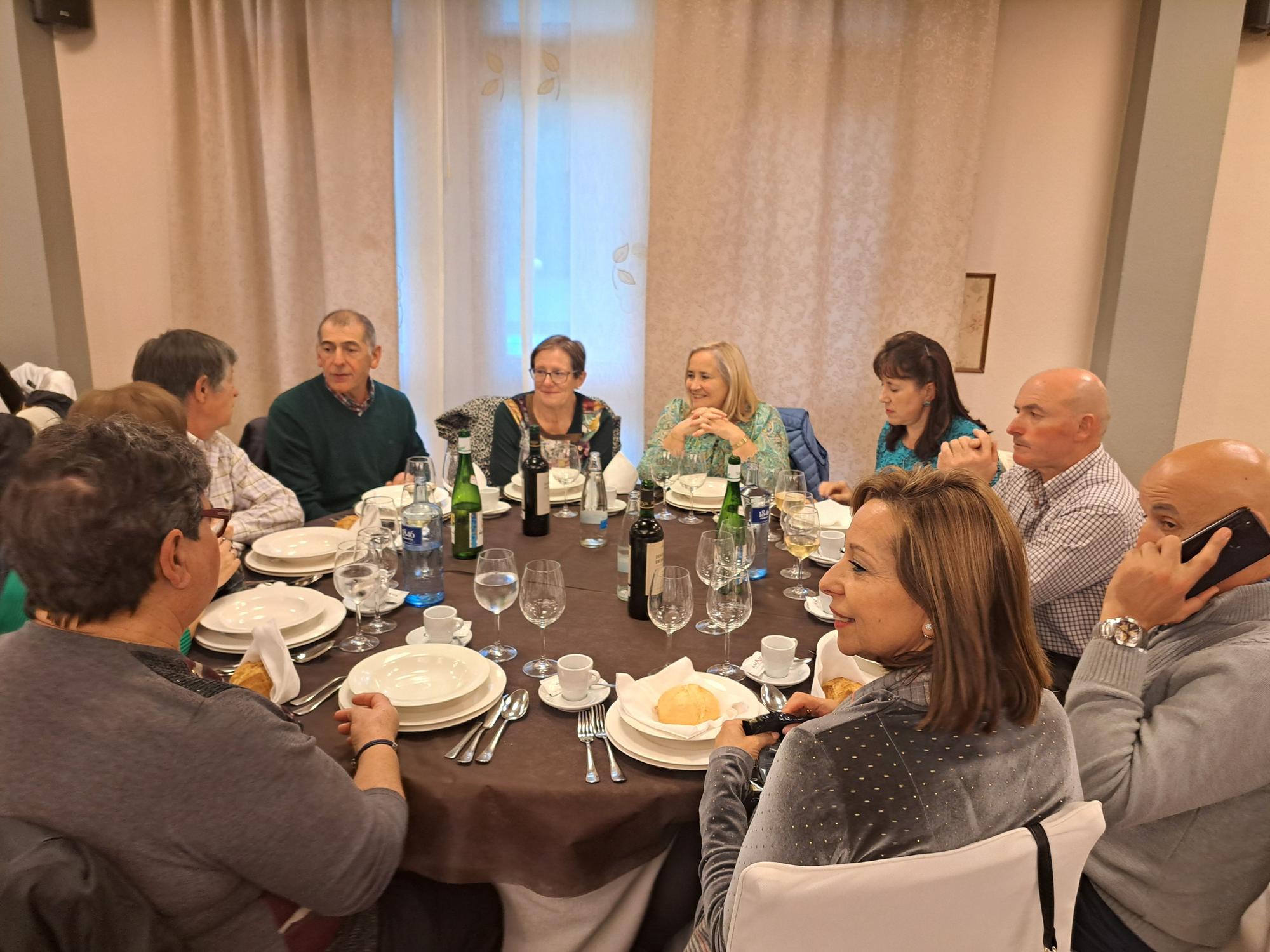 Comida pensionistas de Nava