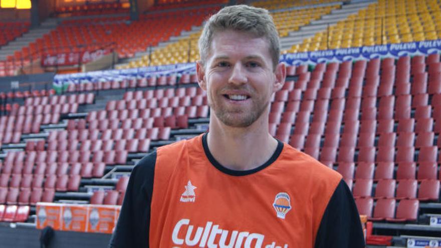 Travis Peterson, con la camiseta de entrenamiento