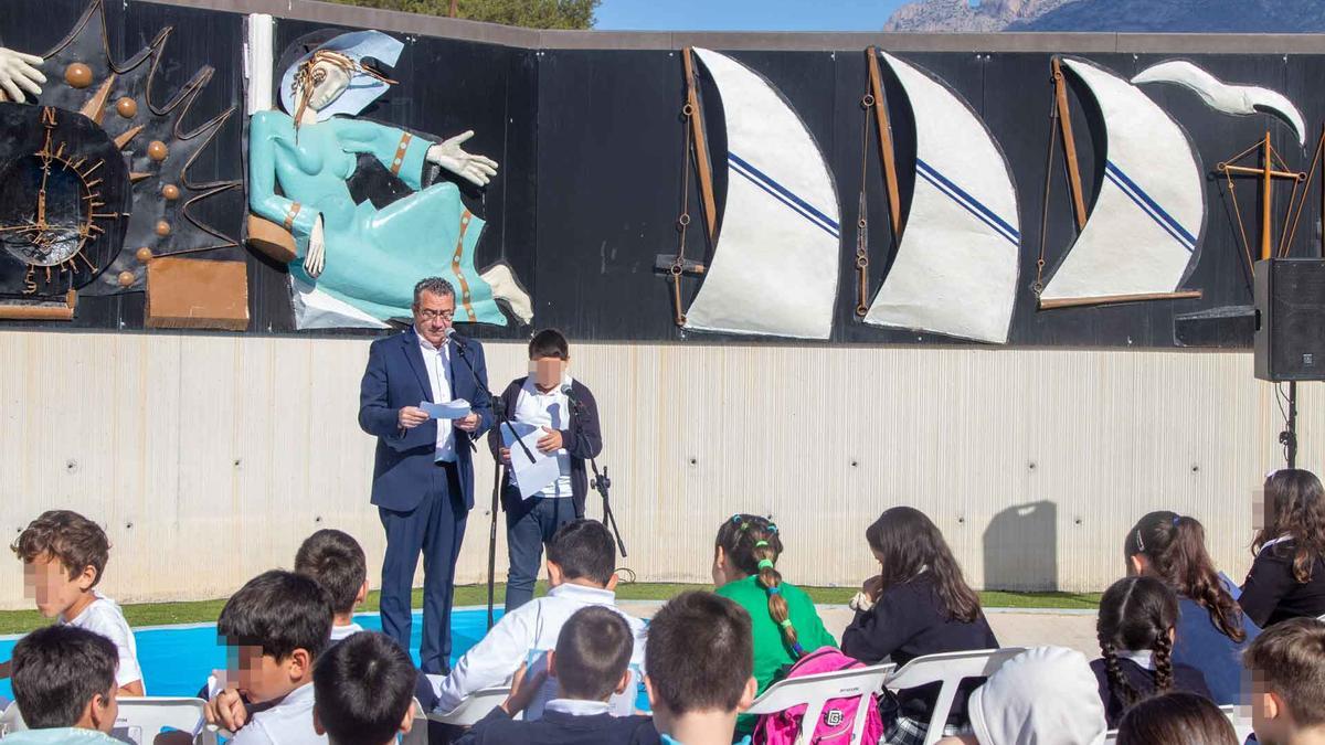 La lectura pública hecha en el parque de Foietes de Benidorm.