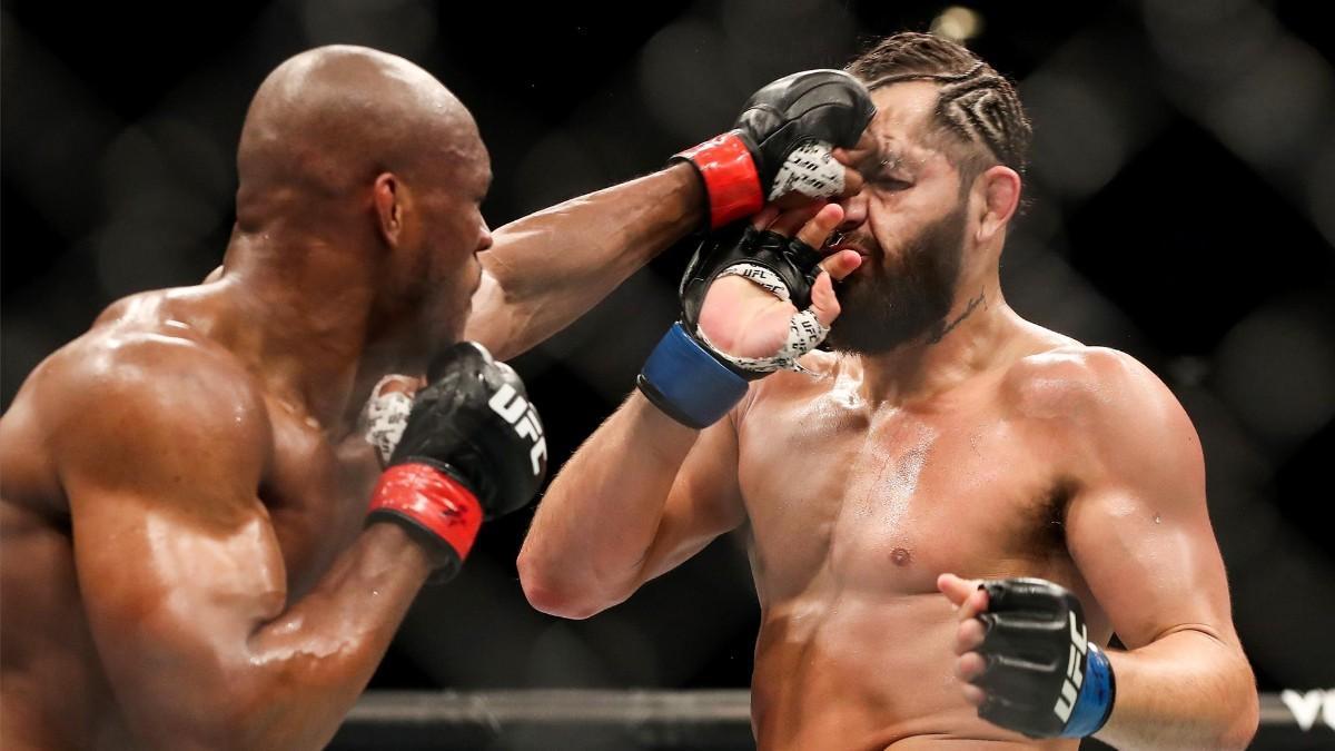 Kamaru Usman golpea a Jorge Masvidal