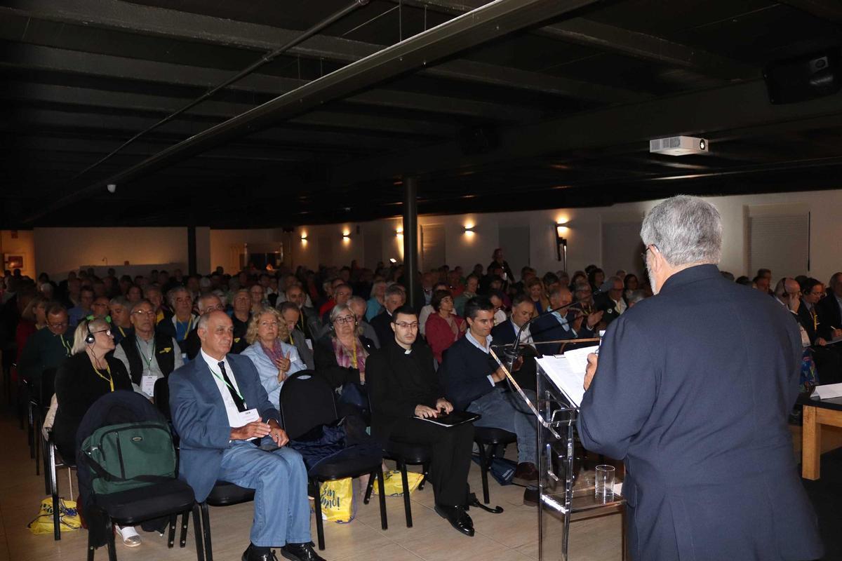 Más de 300 participantes en el encuentro se reúnen en el Monte do Gozo